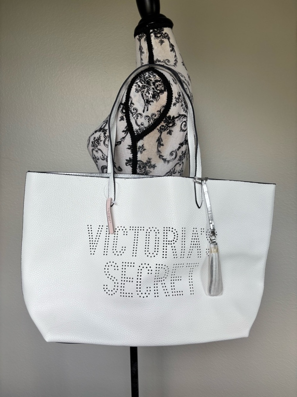 Victoria's Secret White Perforated Logo Tote with Tassel beach o every day bag - Picture 11 of 12